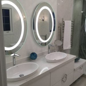 Gương bồn rửa mặt có led và khử mờ hiện đại 11 Đặc điểm của gương bồn rửa mặt cao cấp