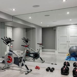 gương phòng tập yoga đẹp và chất lượng