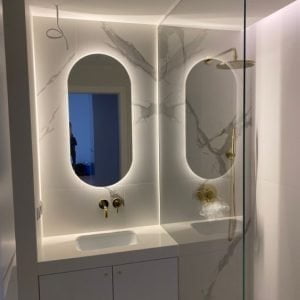 kiểu dáng gương toilet