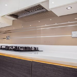 kinh bep chi guong mau be