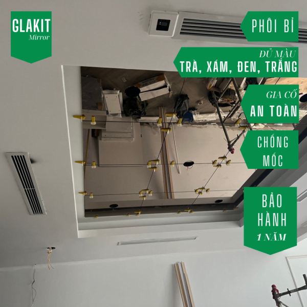 Gương ốp trần phòng khách