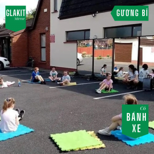 Gương tập nhảy - Có bánh xe 6 Mang gương tập có bánh xe ra ngoài trời thuận tiện