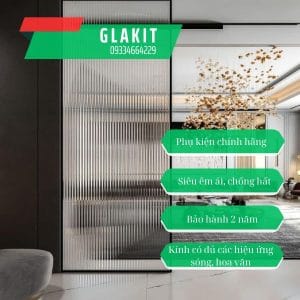 Vách kính phòng tắm nhỏ